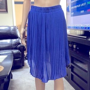 Umgee U S A  pleated skirt in Blue color L